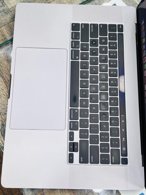 Apple MacBook Pro 2019 (16") – Premium Deal - Image 2